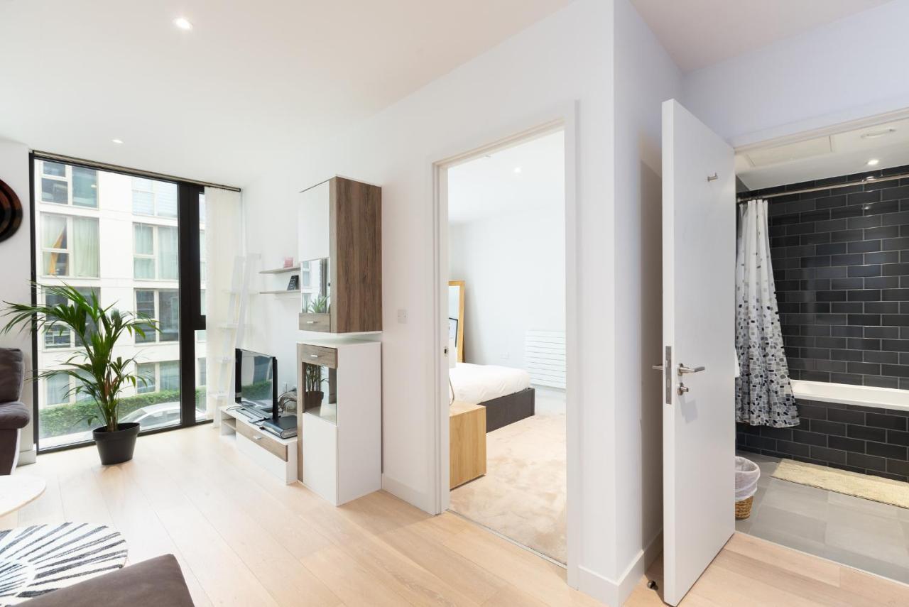 Austin David Apartments Royal Wharf Лондон Екстериор снимка