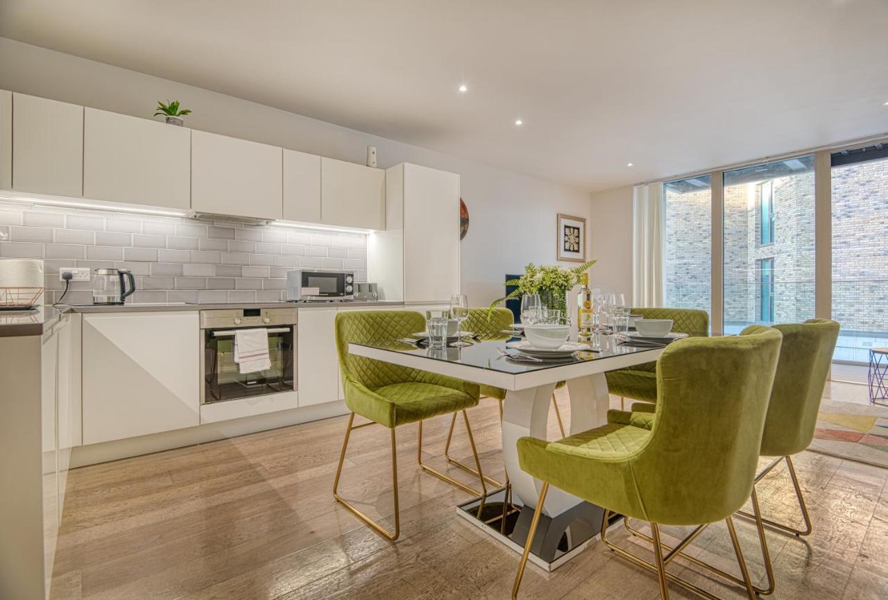 Austin David Apartments Royal Wharf Лондон Екстериор снимка