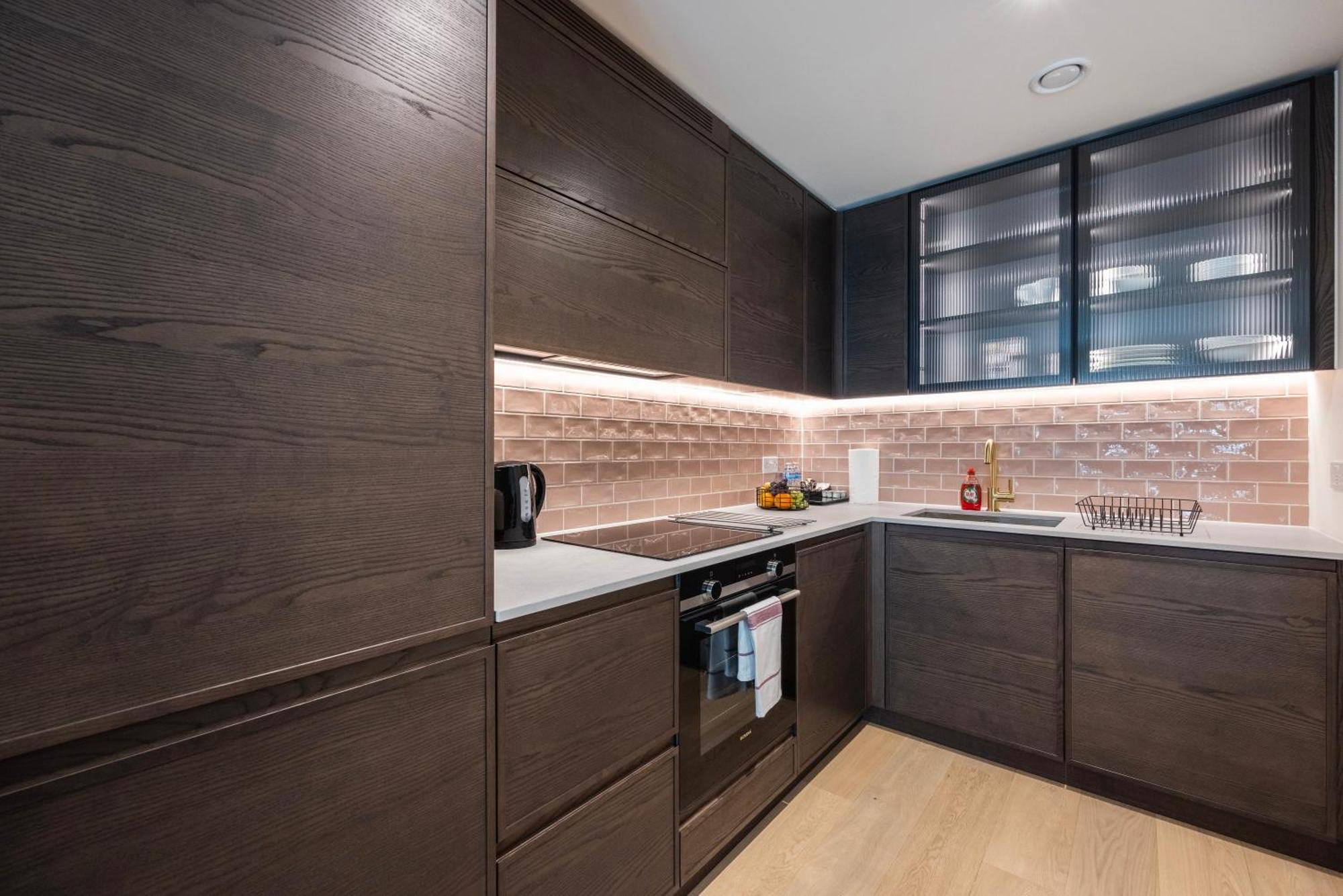 Austin David Apartments Royal Wharf Лондон Екстериор снимка