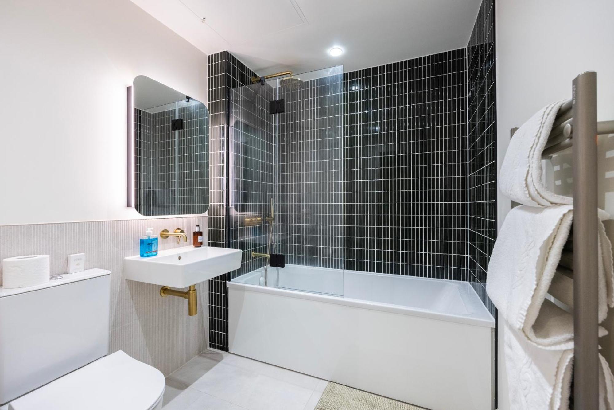 Austin David Apartments Royal Wharf Лондон Екстериор снимка